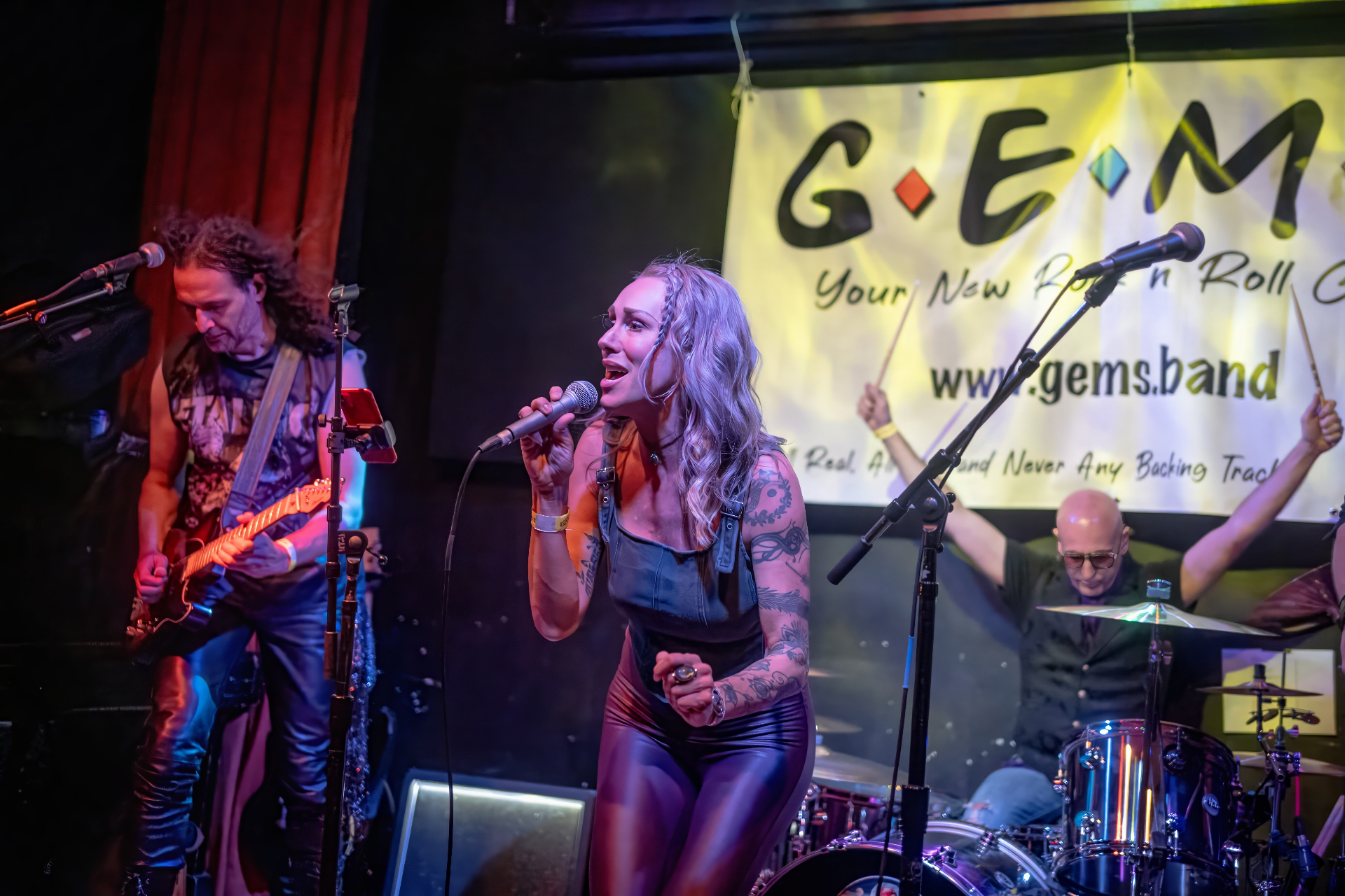 Aure and Meg of GEMS performing together live